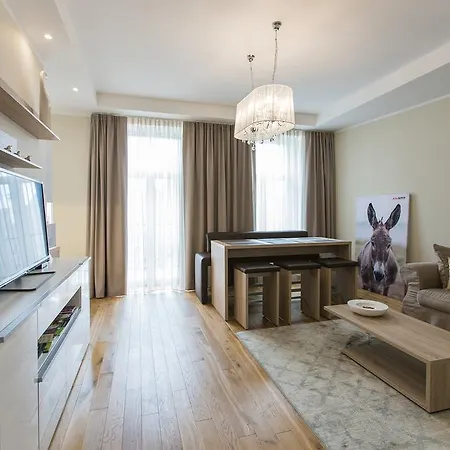 Apartahotel Lux - Ernesta, Free Parking Riga