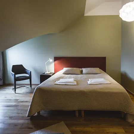Apartahotel Lux - Ernesta, Free Parking