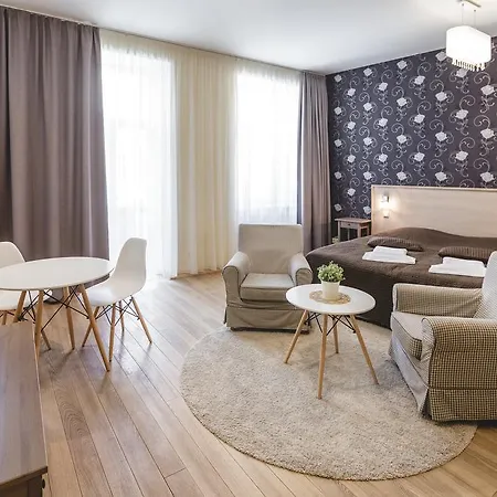 Lux - Ernesta, Free Parking Apartahotel 4*