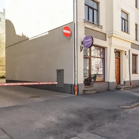 Apartahotel Lux - Ernesta, Free Parking